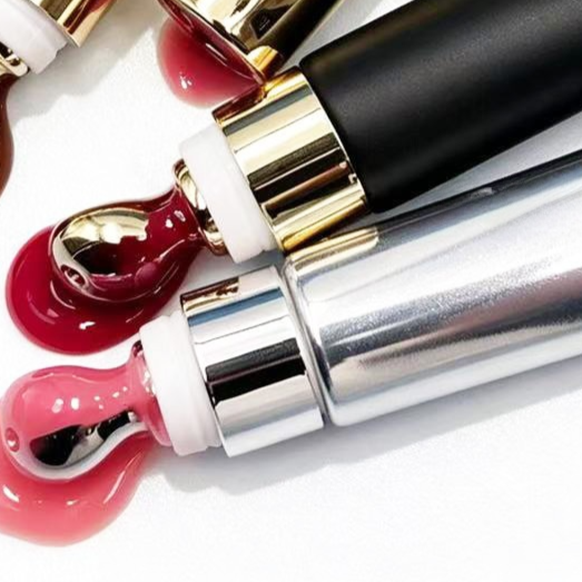 Peptide Lip Plumping Gloss with Massage Head